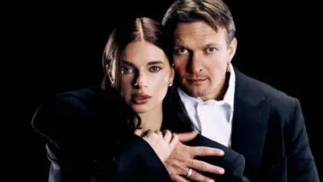 Несподіваний образ Усика: боксер знявся з дружиною у пристрасній фотосесії